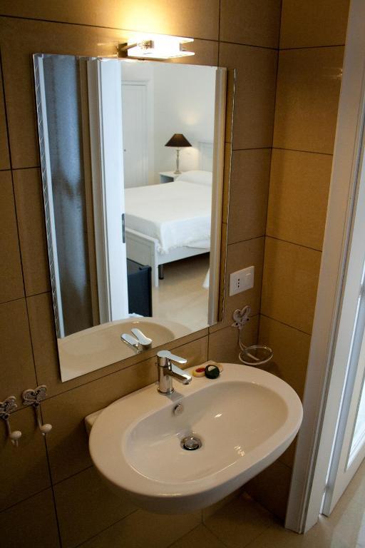 B&B Artemide Λέτσε Δωμάτιο φωτογραφία
