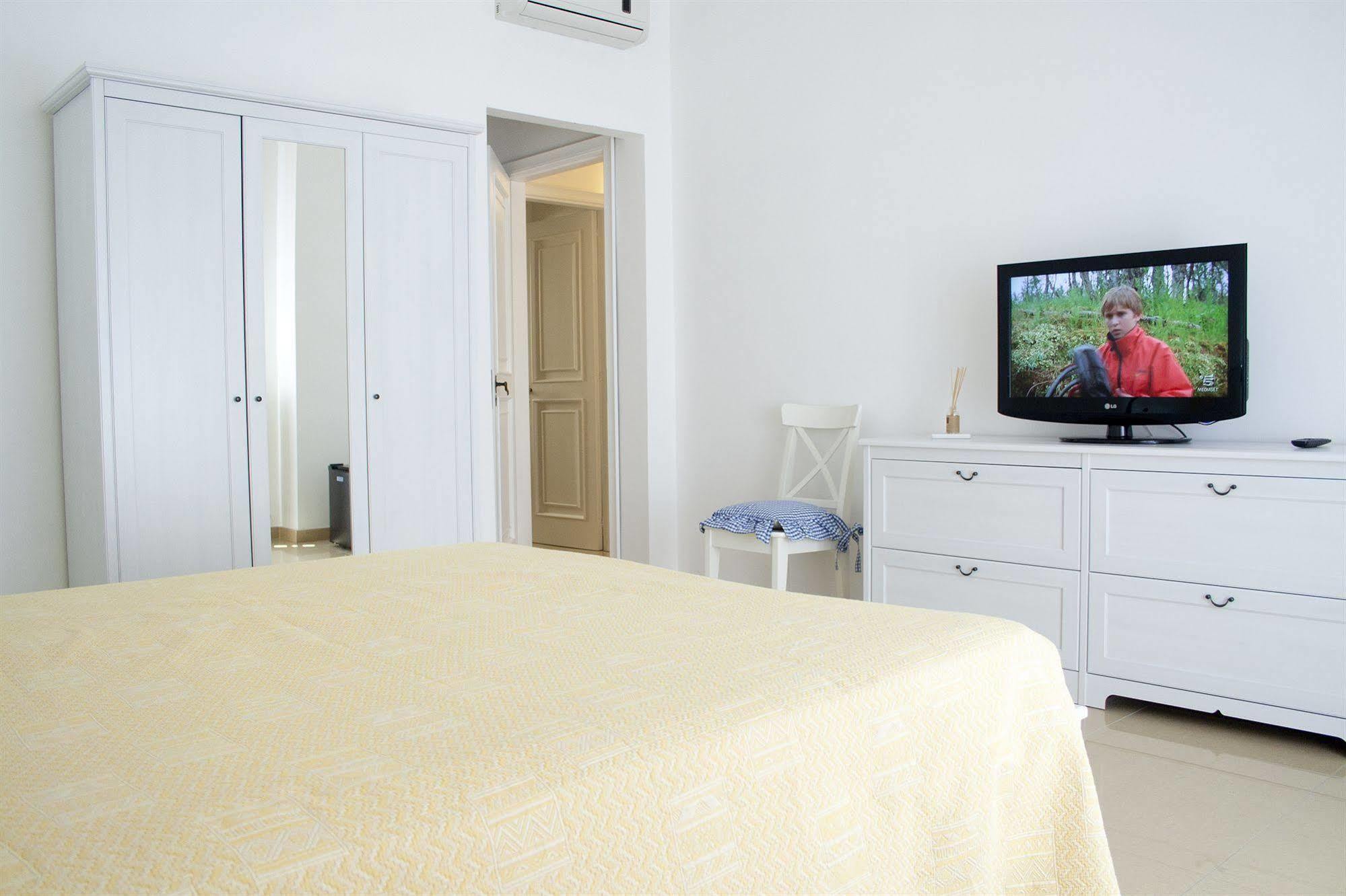 B&B Artemide Λέτσε Εξωτερικό φωτογραφία
